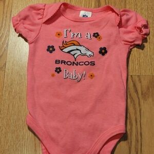 Denver Broncos Baby Girls Bodysuit Shirt Size: 0-3 Months